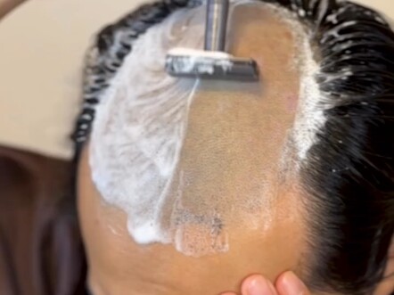 Samurai dengan Gaya Rambut Tsukkomi