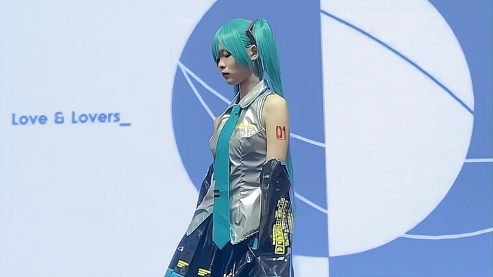 ♡ [Cos] Hatsune Miku: Uraarabāzu Live Performance ♡