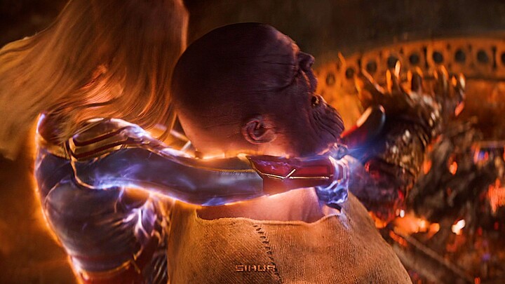 ธานอส: น้องสาวใจเย็นหน่อย! คอสเพลย์เสื้อคลุมดำร่วมกับมาร์เวล!