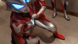 当皮套演员都是戏精