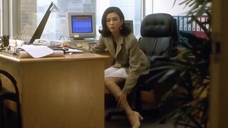 当年的关之琳真是美的惊为天人，连哥哥张国荣都抵挡不住，看呆了！