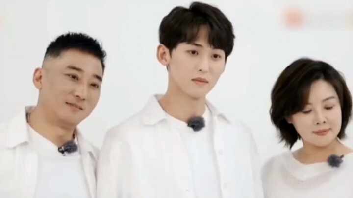 Tang Jiuzhou: A Carefully Posed Family Portrait #My Boy