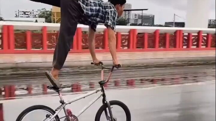 Hãy tìm những hành vi an toàn trong video