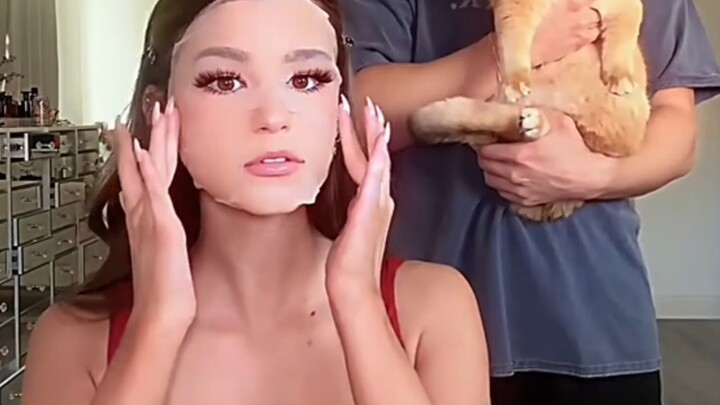 "Don't Mess With a Woman Who's Wearing Makeup"