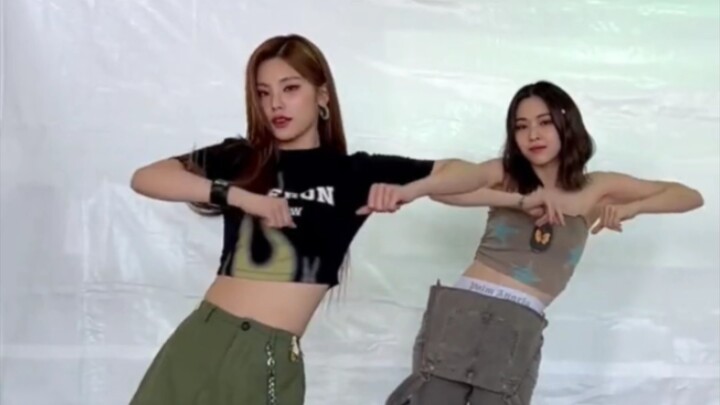 สถานะของวงบันเทิงภายในประเทศนี้เป็นอย่างไร? สามารถทำให้อี้จี้เหยาและเสี่ยวสงหงผลัดกันร้องเพลงได้