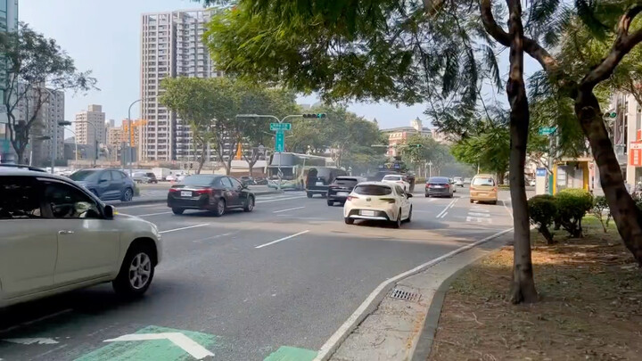 On October 24, 2023, military exercise tanks entered the urban area of Kaohsiung City.