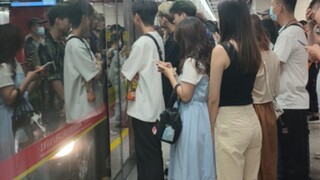 [Guangzhou Metro Jalur 3] 14, Lebih baik mati daripada hidup, Vegetatif vs. Zombie