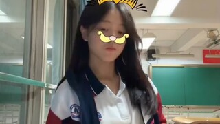 校服