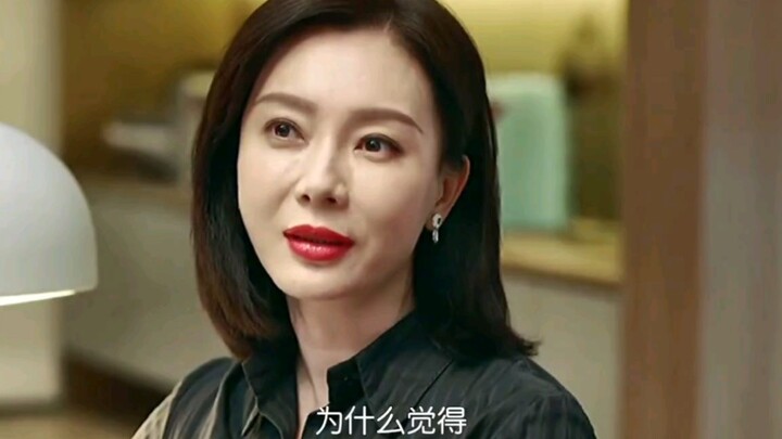 Tôi chỉ cảm khái thôi: ngày ấy tôi từng yêu người này đến thế, đến hôm nay xem lại, sao lại thấy xa 