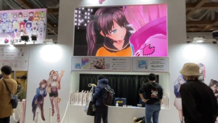 After attending comic conventions in Japan, I can no longer attend comic conventions in other countr