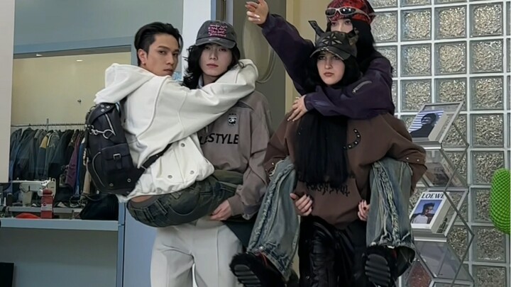 The remaining 1% outfit (conspicuous pack 4-person version
