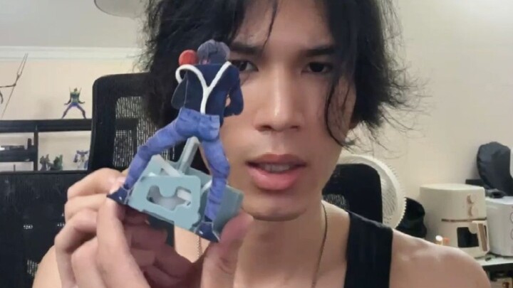 Ikun palsu melakukan siaran bersama Tom sambil meluapkan keluhannya tentang kejahatan para haters, l