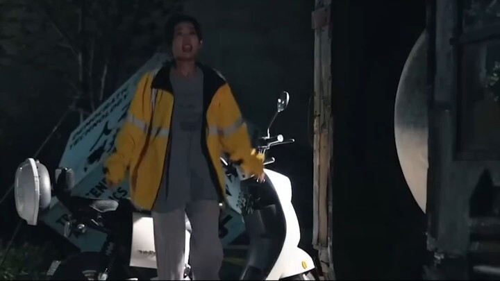 สาวไรเดอร์ช่วยชายแปลกหน้าตอนเจอเหตุร้าย ไม่คาดคิดว่าเขาคือประธานพันล้านที่ขอแต่งงานตอบแทน!