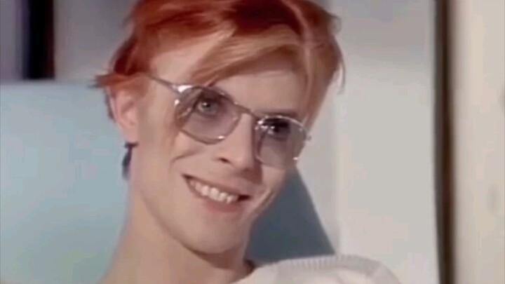 【David Bowie】Hãy cùng chiêm ngưỡng nhan sắc tuyệt mỹ của ma cà rồng thế kỷ 20