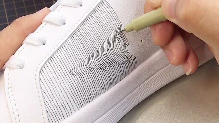 Latihan garis di mana pun tetaplah latihan. Saya sudah mencobakannya untuk kalian pakai sepatu Hongx