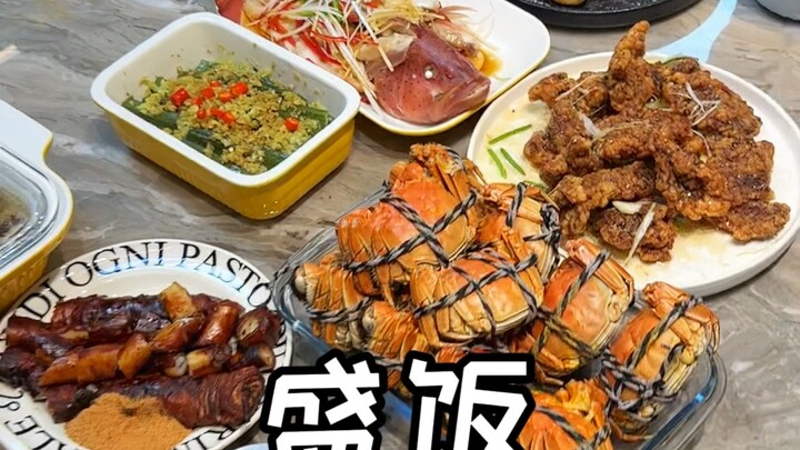 Brought a hot-pot feast to my friend’s place—it felt just like New Year’s!