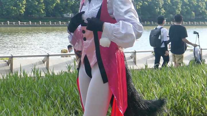 Cosplay Sát Hồ
