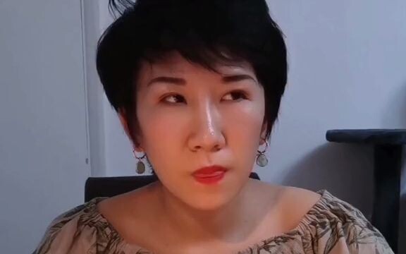 Phản ứng của cô dâu nhà to béo khi tôi cho xem gái đẹp (Cuối video có bonus nha ^_^)