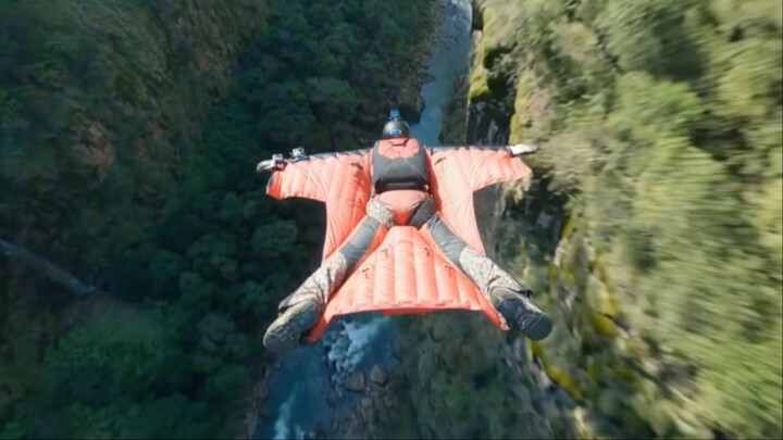 Experience an insane wingsuit flight through a breathtaking canyon! 🦅⛰️ Soaring above a beautiful