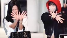 JISOO & LISA danced Flower together at the airport