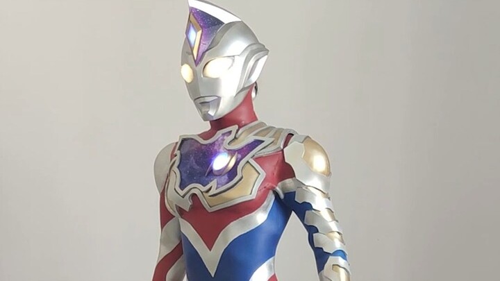 Ultraman Dekai tertentu yang tingginya 165cm