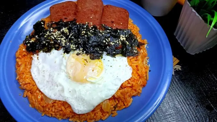 QUICK AND EASY MEAL WITH KIMCHI FRIED RICE RECIPE KIMCHI FRIED RICE FILIPINO STYLE /  CHUBBYTITA
