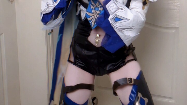 Bangun tidur dengan terkejut, ternyata tante-tante tua di Shanghai punya pusar di dahi!