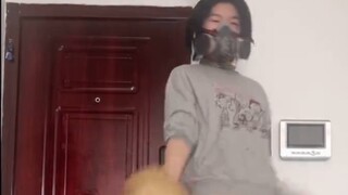 ชานจู: คุณครู ถ้าเราเข้าร่วมทีมสืบสวนรอยยิ้ม จะเกิดความวุ่นวายไหมคะ? ฉัน: กรุณาดูวีซีอาร์