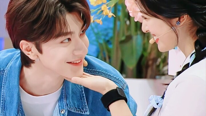 ทุกคนลุกขึ้นยืน! ฉากจังหวะหัวใจสั่นชวนกรี๊ด! สมแล้วที่เป็นคู่รักที่ชาวเน็ตต่างฟินจนตายไปข้างหนึ่ง หว