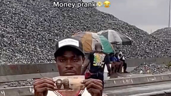 Money prank🙈