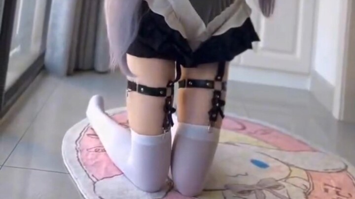 Master, I no longer dance with swords~ Genshin Impact Keqing cosplay