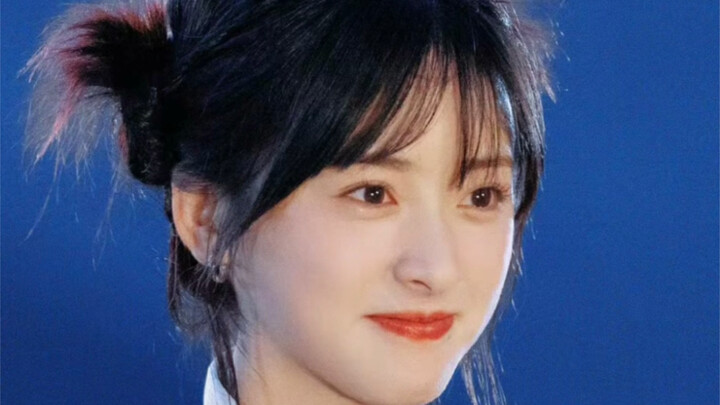 Bạn bè ai cũng bảo tôi giống Thẩm Nguyệt quá!!!!!