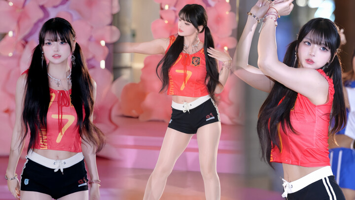 World Cup có các nàng bóng đá, còn em thì chỉ có mình anh thôi✰˙⋆✮ ⚽️