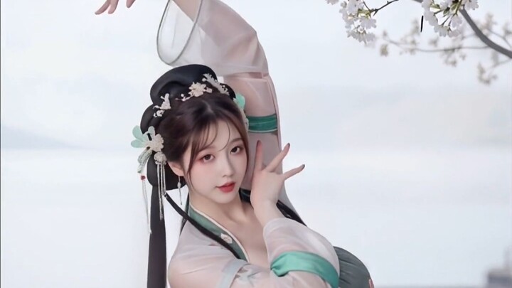 ระบำโบราณสไตล์จีน "ฮว่าซิน"