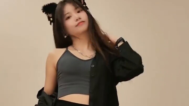 The ground is really slippery~ quack quack~