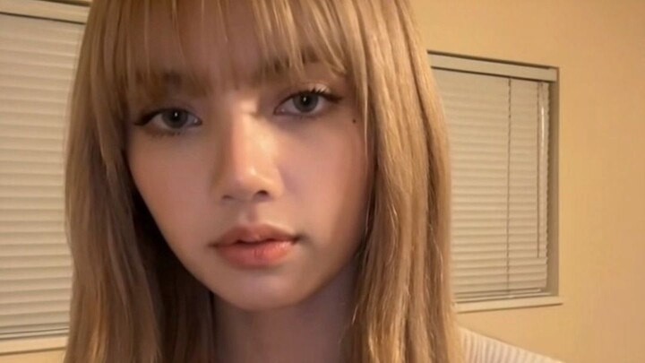A young man’s effortless AI face-swapping of K-pop stars has gone viral overnight, sparking massive 