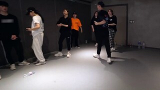 Justjerk Dance Studio: Junsun Yoo's Explosive Urban Choreography "London Town"
