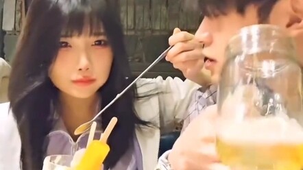 Cảnh kinh điển “Bật lửa rơi” của Đồng Cẩm Trình