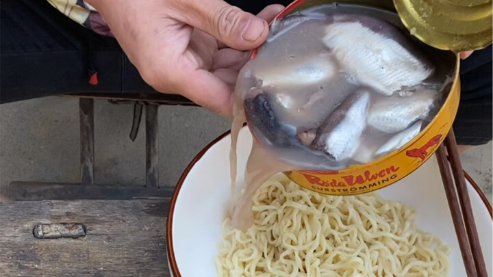 ทำเอง ปลาเฮร์ริง บะหมี่ซีฟู้ด