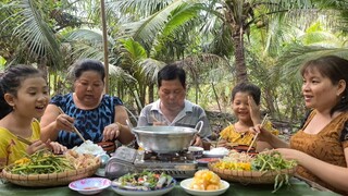 Hết Sạch Sành Sanh với Nồi Lẩu Chua Cá Kèo Nhúng Bông Điên Điển | TKQ & Family T903