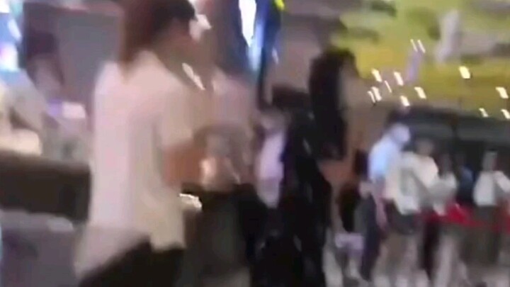 วิดีโอร้องเรียนของพนักงานหญิงที่ถูกละเมิดในโรงอาหารอาลีบาบา