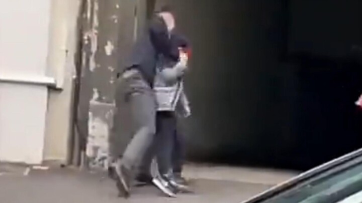 ชาวต่างชาติช่างยุติธรรมเสียจริง พระจันทร์เมืองนอกช่างกลมเสียเหลือเกิน