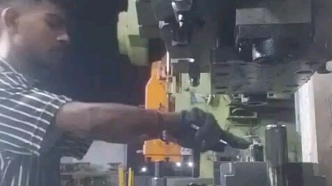 India worker