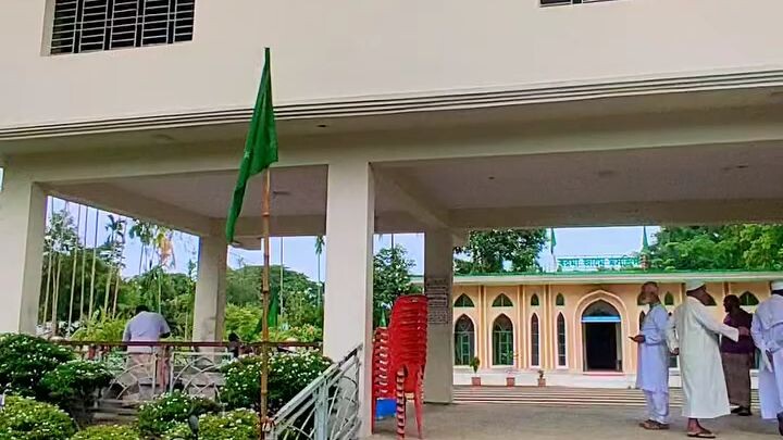 বরমা জামে মসজিদ ভিডিও তৈরি করে