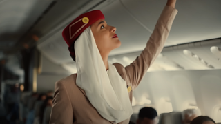 Phim quảng cáo của Emirates, bóc mẽ hết các hãng hàng không khác luôn haha