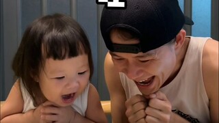 怪味豆进嘴的一瞬间我人都懵了…答应我看到最后😂😂 #宝爸带娃 #看一遍笑一遍 #贴心小棉袄