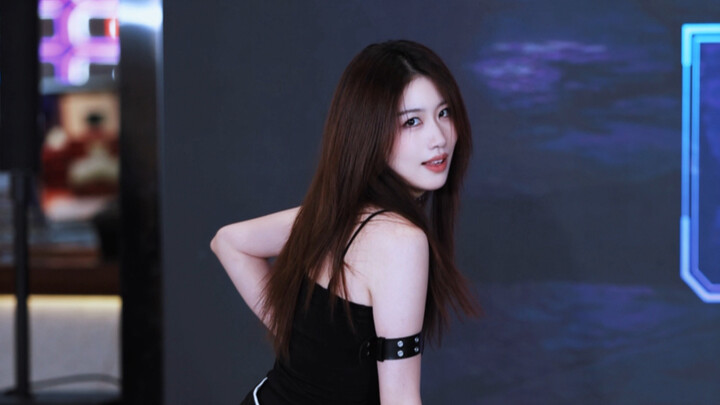 Suỵt! Mẹ đang niệm thần chú | meovv - abracadabra