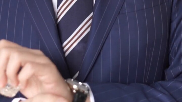 Share some "little things" that can make a suit more sexy