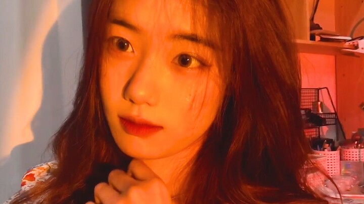 هناك دائمًا من يحبك في الخفاء، حتى لو كان بينكما آلاف الأميال.