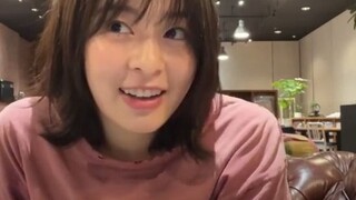 Hina yang sudah dewasa menantang kalimat terkenal "Sekarang akan cerah~"